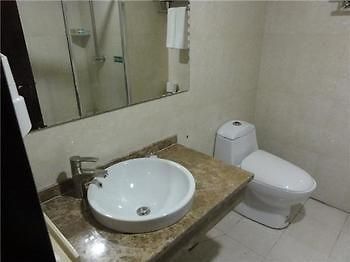 Guan Zhong Hotel Huayin Екстер'єр фото